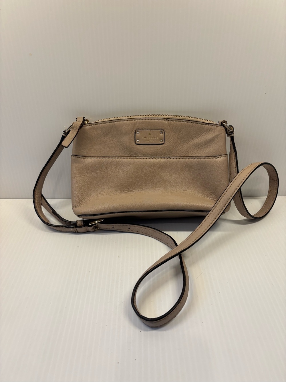 kate spade neutral tan/soft pinkish hue leather crossbody bag